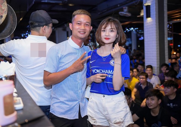 Fan Chelsea va MU o Viet Nam xuyen dem 'xem chung' tran ban ket FA Cup-Hinh-3