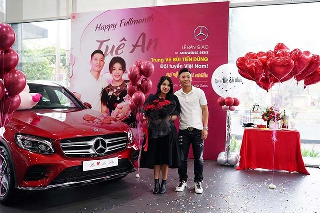 Trung ve Bui Tien Dung tau SUV Mercedes-Benz GLC tien ty tang ba xa-Hinh-2