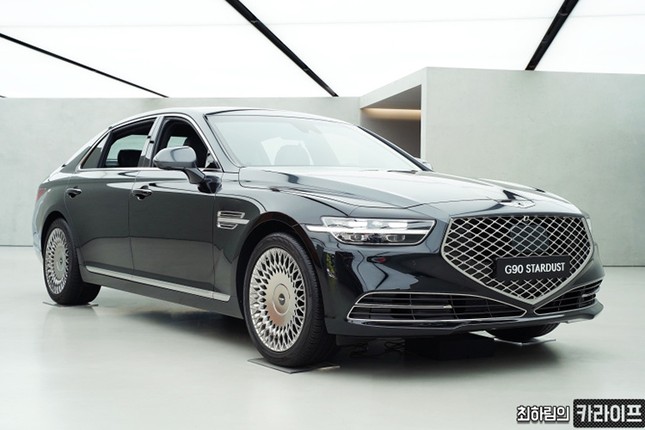Can canh xe sang Genesis G90 Stardust hon 2,5 ty dong