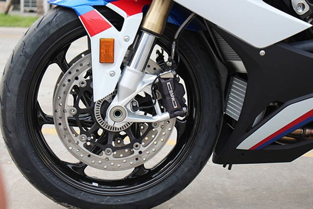 Can canh BMW S1000RR 2020 