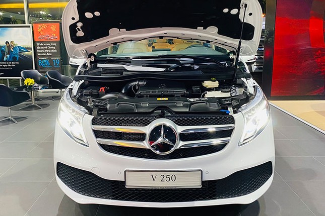 Can canh cap Mercedes-Benz V-Class duoc Cuong Do la mua cho con-Hinh-6