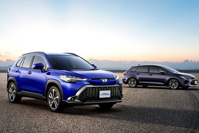 Can canh Toyota Corolla Cross 2021 gia re beo tai Nhat Ban