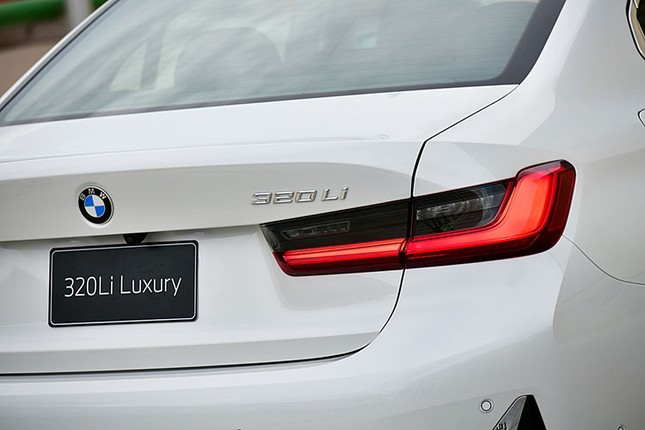 Xem BMW 320Li Luxury chi 1,69 ty dong dep ngat ngay-Hinh-4