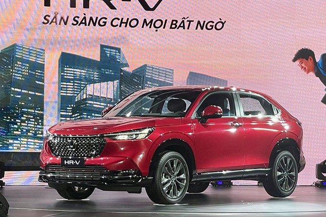 Honda HR-V 2022 lot xac ve ngoai hinh co gia cao nhat 870 trieu dong-Hinh-2