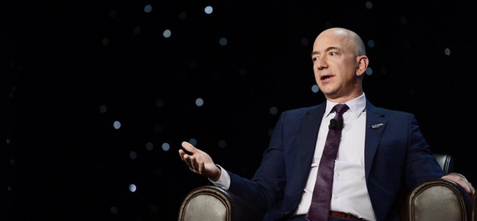 CEO Amazon Jeff Bezos kiem duoc hon 3 ty dong moi phut-Hinh-10