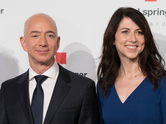 CEO Amazon Jeff Bezos kiem duoc hon 3 ty dong moi phut-Hinh-5