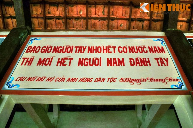 Kham pha dinh than Nguyen Trung Truc cuc thieng o Phu Quoc-Hinh-13