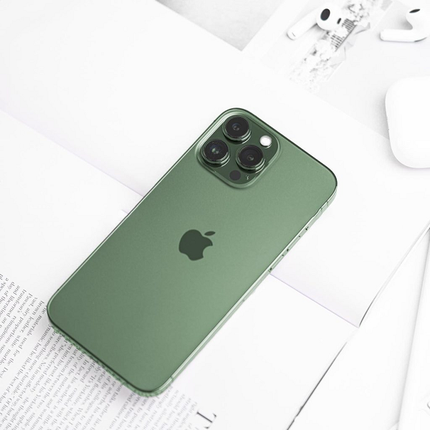 Can canh iPhone 13 mau Alpine Green dep khong ti vet-Hinh-10