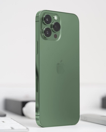 Can canh iPhone 13 mau Alpine Green dep khong ti vet-Hinh-11