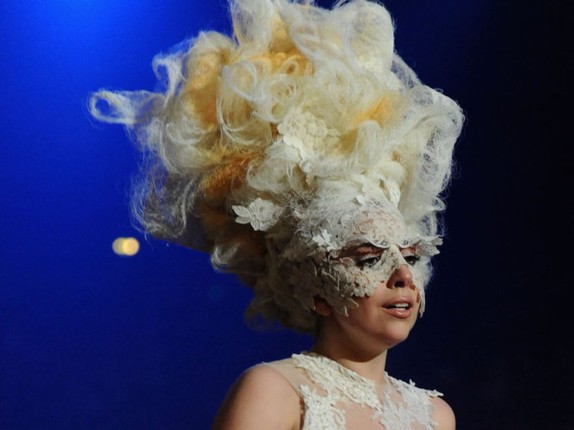 Lady Gaga: Tu ca si “quai di” tro thanh quy co thanh lich-Hinh-6