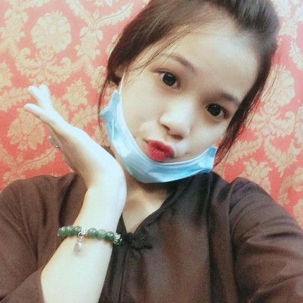 “Hot girl deo khau trang nhieu nhat hanh tinh” len tieng-Hinh-9