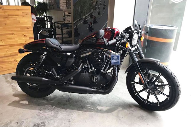 Minh Nhua tau Harley-Davidson 883 cafe racer gia 469 trieu dong