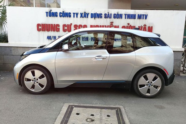 Soi xe oto dien BMW i3 tien ty cua ong chu taxi Mai Linh-Hinh-2