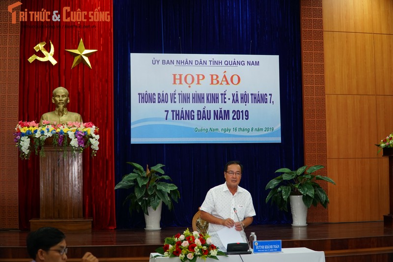 Ban 'dat vang' cho vo nguyen Bi thu Quang Nam: Cong nhan hop dong trai luat-Hinh-2